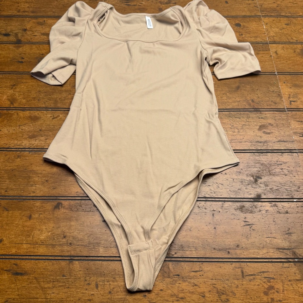 MISSUFE Ribbed Square Neck Puff Sleeve Bodysuit Tan S‎